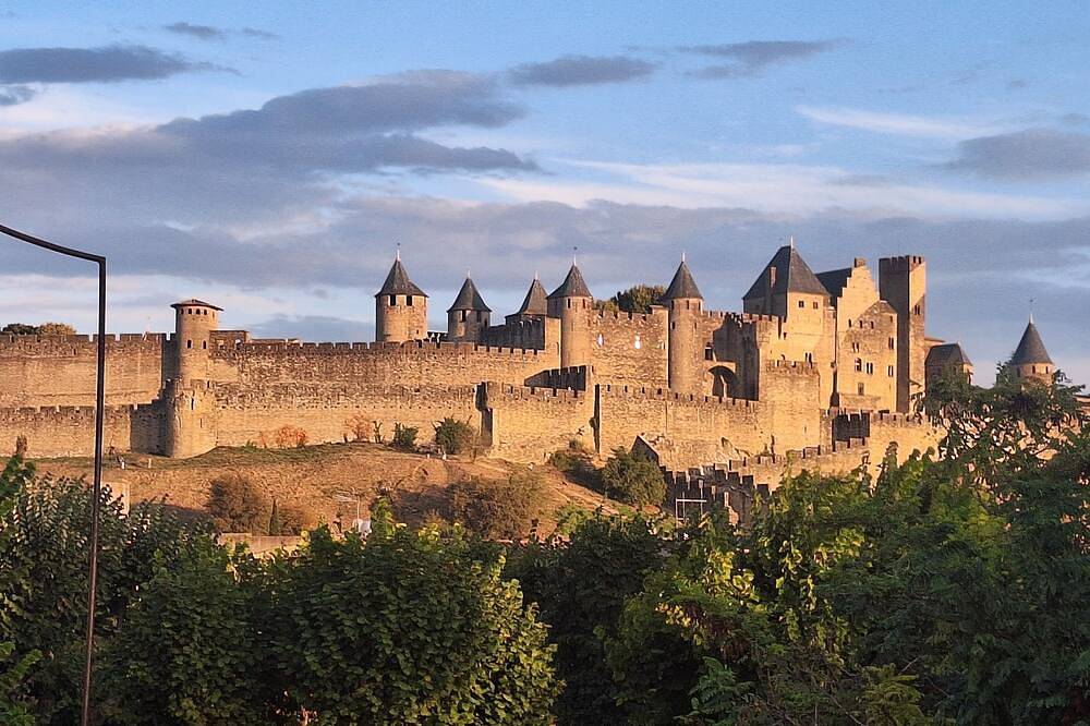 Entire apartment, Central apartment with parking in Carcassonne, Carcassonne region