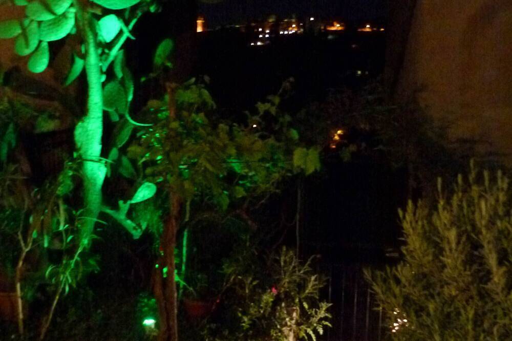 Ganze Wohnung, Casa Rosa - Ferienwohnung an der Blumenriviera - Qualitaet zum Guten Preis in Diano San Pietro, Riviera di Ponente