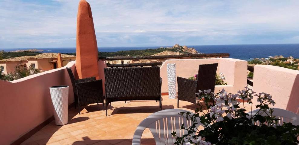 Ferienhaus für 4 Personen, mit Pool und Ausblick sowie Terrasse, mit Haustier