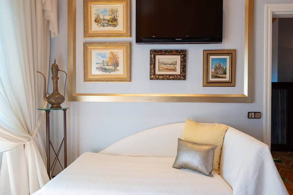 Casa Cal Farré next Barcelona Center in Pallejà, Barcelona Inland