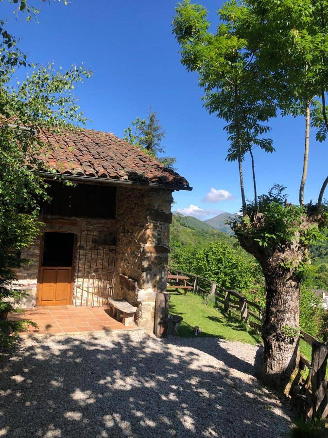Casa rural para 4 personas, con Terraza además de Jardín y Vistas en Parque Natural de Redes