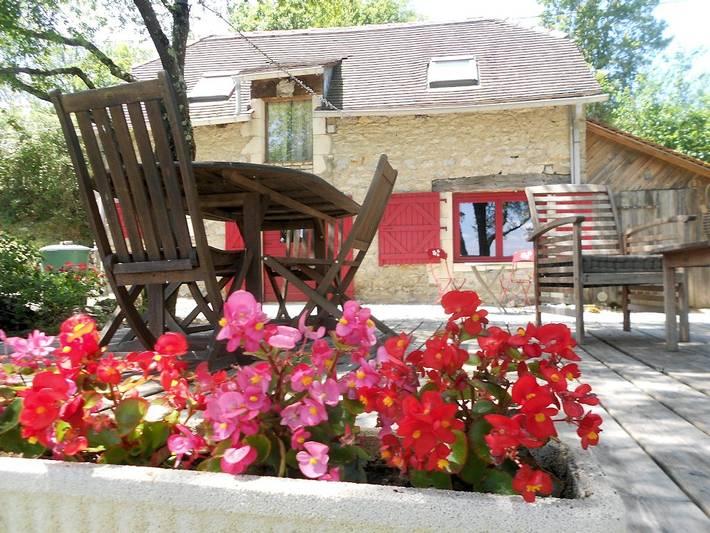 Gîte pour 4 personnes, avec jardin ainsi que piscine et terrasse à Martel