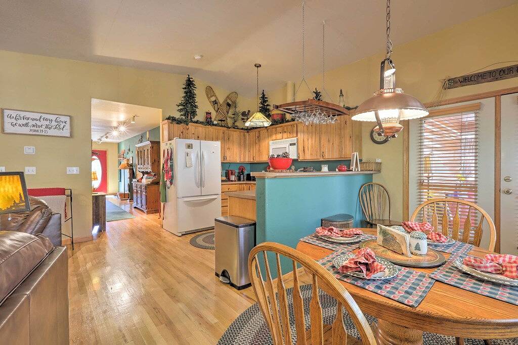 Neu! Cabin w / 3 Decks ~ 4 Mi zum Old Town Flagstaff! in Flagstaff, Coconino Nationalwald