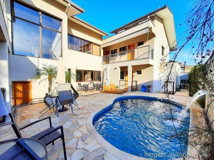 Casas e apartamentos de temporada para 3 pessoas, com vista e piscina e ainda jardim em Praia Domingas Dias