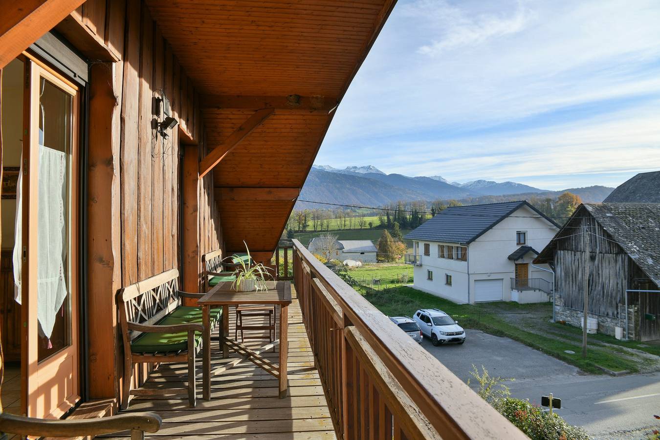 Appartement entier, Appartement « Gîte Yveco » avec vue montagne, balcon et Wi-Fi in Châteauneuf (Savoie), Région de Chambéry