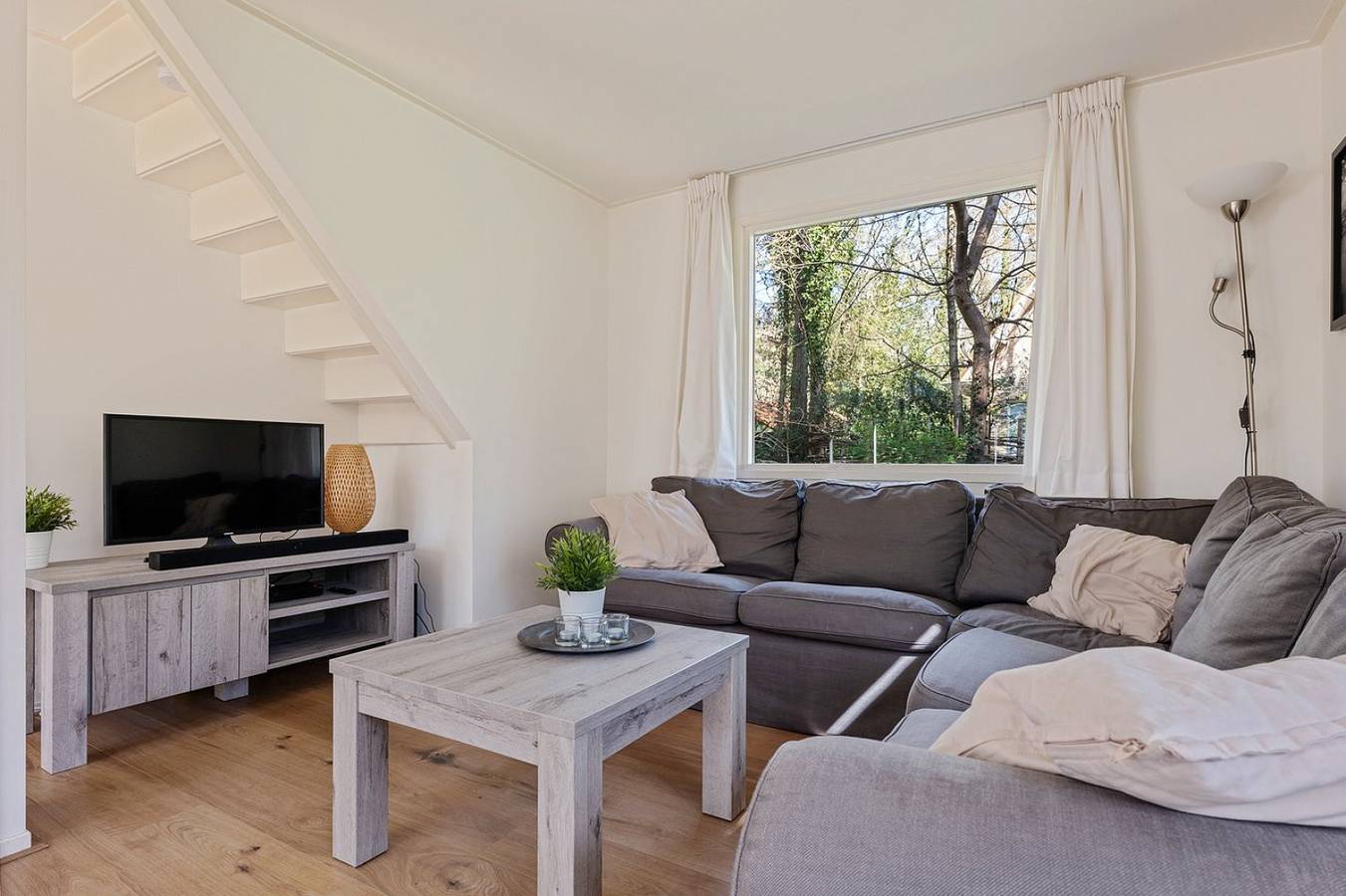 Sfeervolle 14-persoons groepsaccommodatie bestaande uit twee huizen in de bossen van Norg in Drenthe