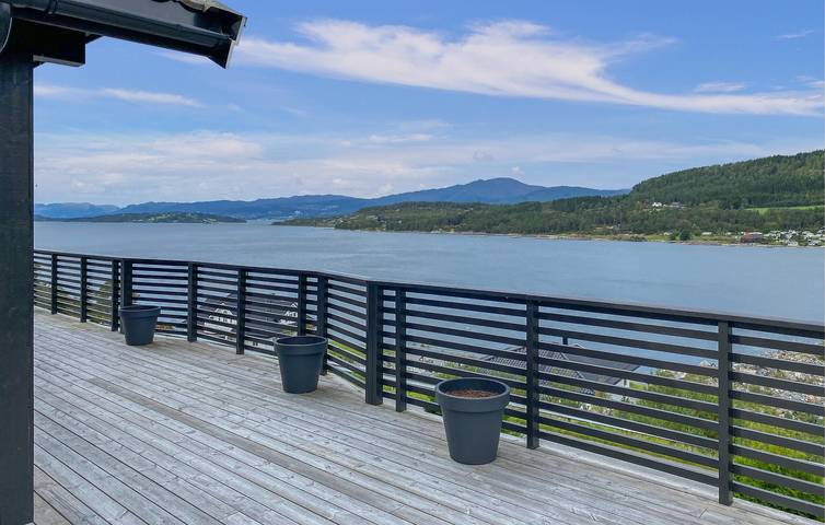 Ferienhaus für 4 Personen, mit Garten und Terrasse in Molde