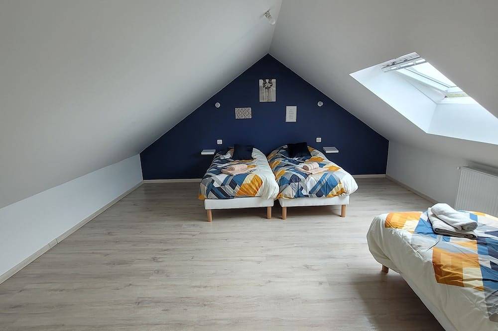 House located in a quiet cul-de-sac, close to the dunes. in Créances, Coutances
