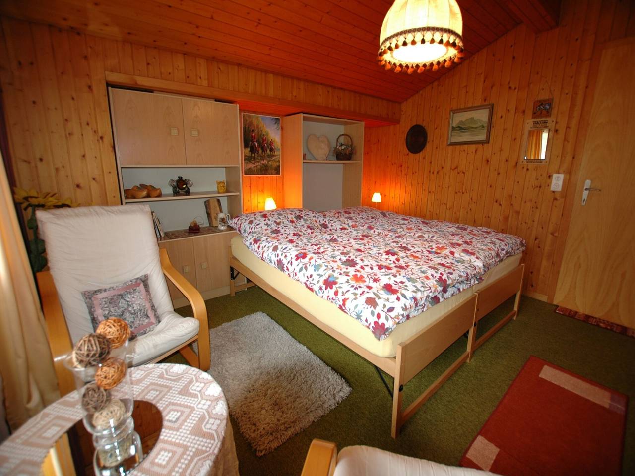 Pristine home in a charming village, large grassy sunbathing area, view of the Mönch and Jungfrau! in Wilderswil, Thunersee