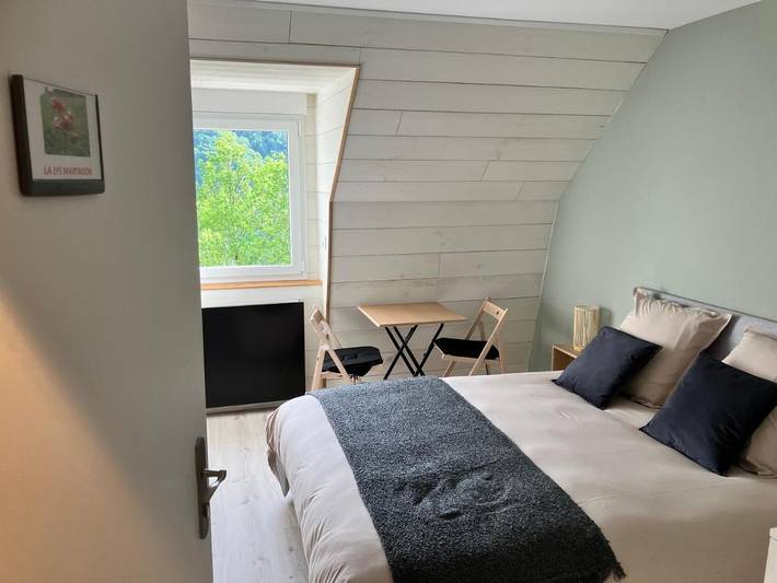 Chambre d’hôte pour 2 personnes, avec vue et jardin