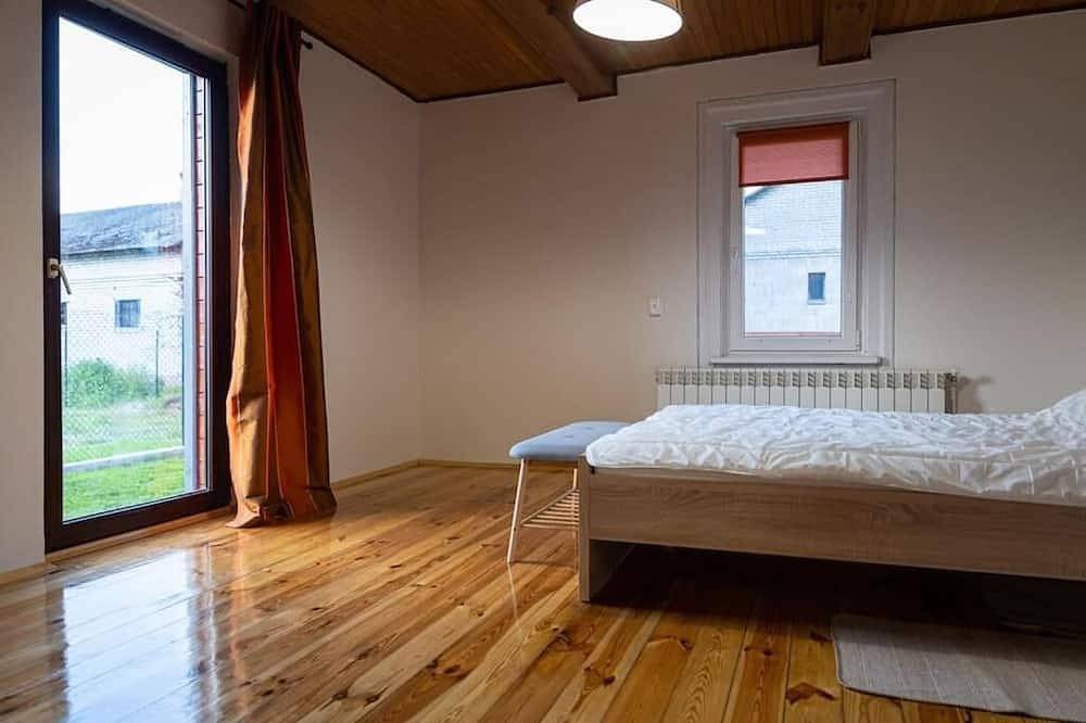 Cosy country house surrounded by a river, forests and meadows.  in Mazovia (región)