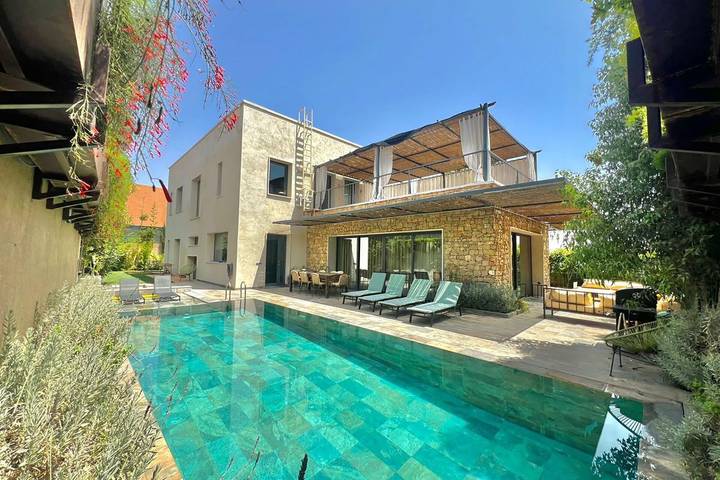 Villa for 8 people, with terrace and sauna as well as yard in Marrakech