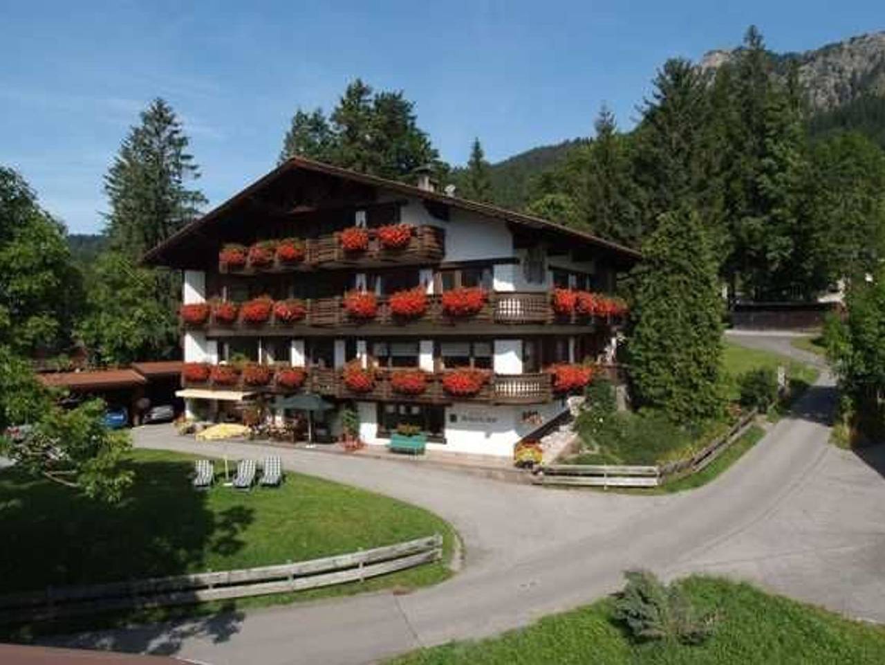 Berger Hof - Standard-Doppelzimmer B Spitzwegerich in Tannheim (Tirol), Allgäuer Alpen (Österreich)