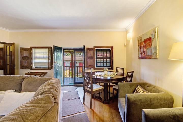 Casa do Mirante: Private Pool, Terrace & Wi-Fi in Penafiel in Penafiel, Porto District