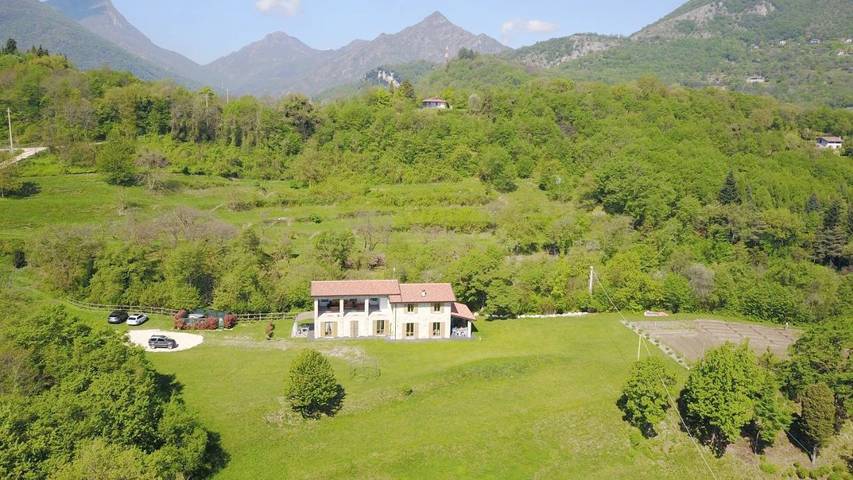 Villa für 9 Personen, mit Ausblick und Garten sowie Seeblick am Gardasee - 2