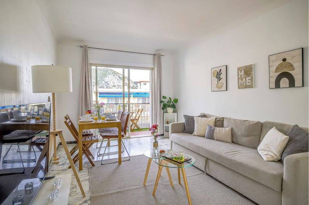Hel lägenhet, Spacious 2 Bedroom, Heart of Beaulieu w Parking in Beaulieu-sur-Mer, Nice region
