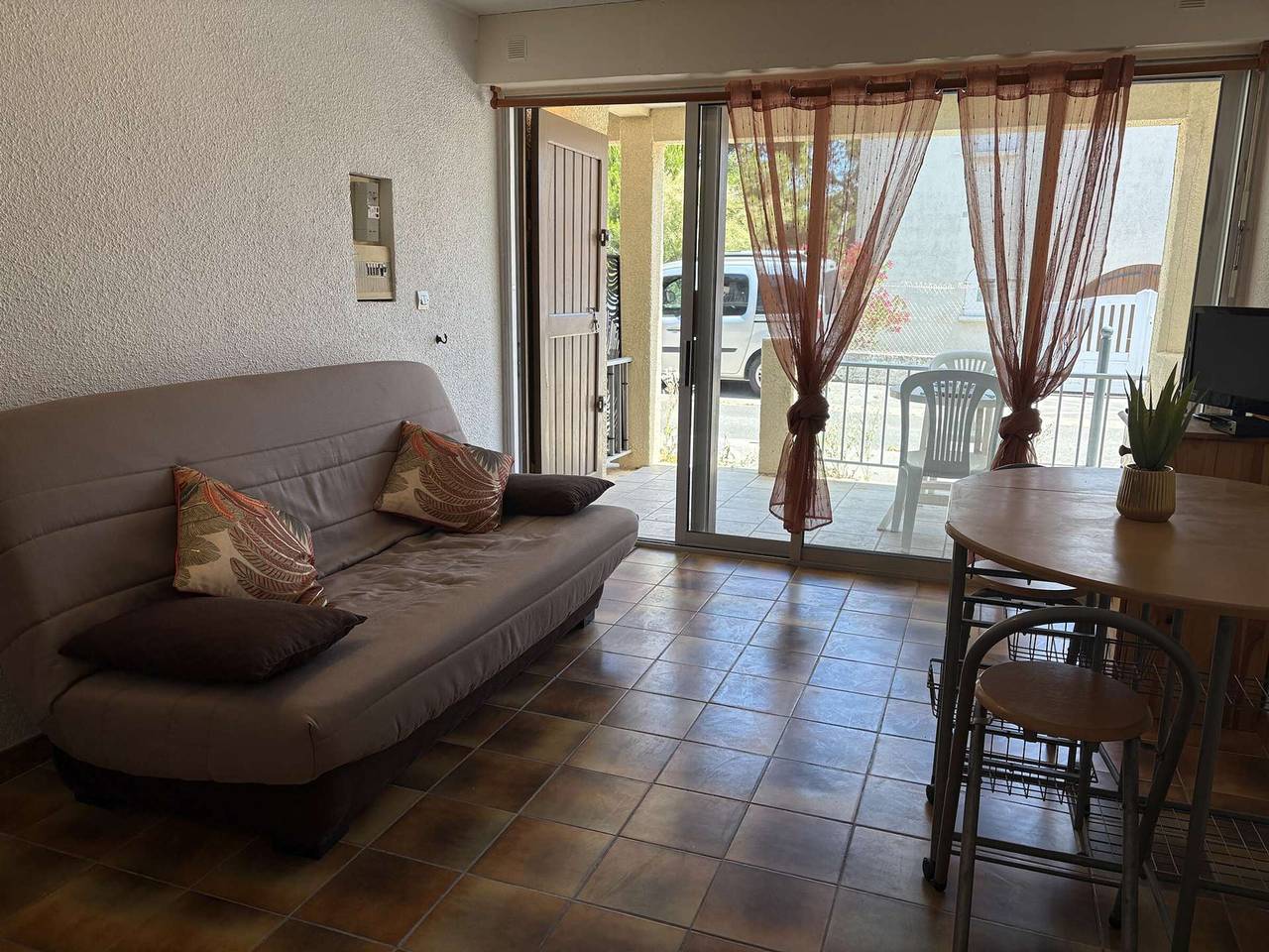 Appartement entier, Studio en Rdc à 250m de la plage - Saint Pierre la Mer, 2 couchages, animaux acceptés in Saint Pierre la Mer, Fleury