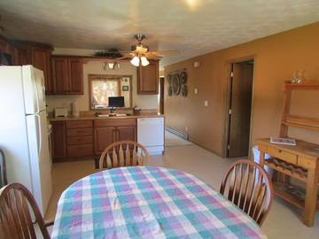 Log Cabin for 6 Guests in Hill City, Mount Rushmore, Picture 4