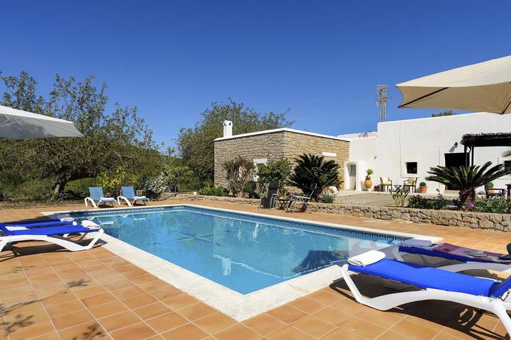 Location de vacances pour 7 personnes, avec terrasse et jardin à Sant Antoni de Portmany - 4
