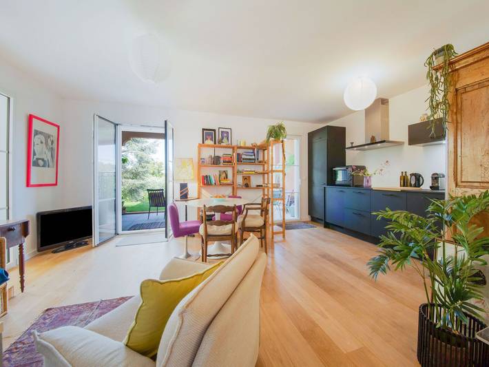 Gîte pour 5 personnes, avec jardin ainsi que terrasse et piscine, adapté aux familles à Roquefort-les-Pins - 2