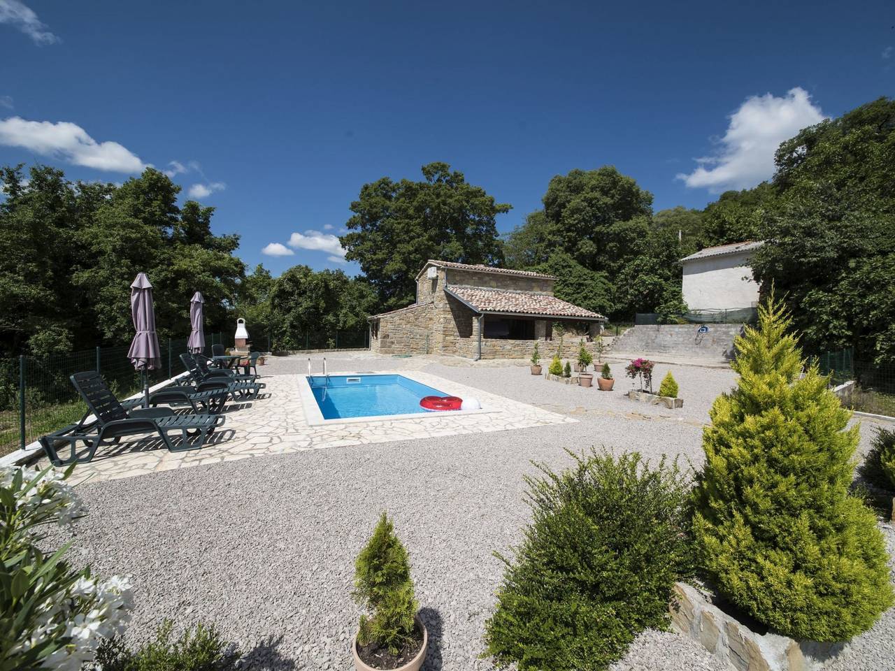 Mit eigenem Pool in Buzet, Centraal Istrië