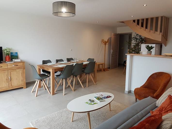 Gîte pour 6 personnes, avec Terrasse ainsi que Jardin et Vue à Saint-Maur (Jura)
