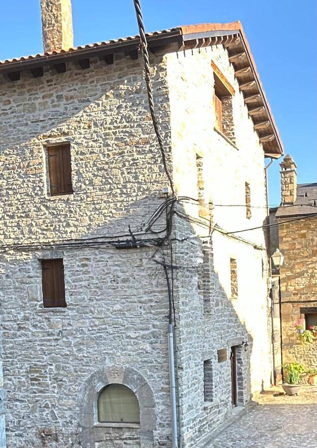 Casa rural para 9 personas, con vistas y terraza, Se admiten mascotas en Valle de Tena