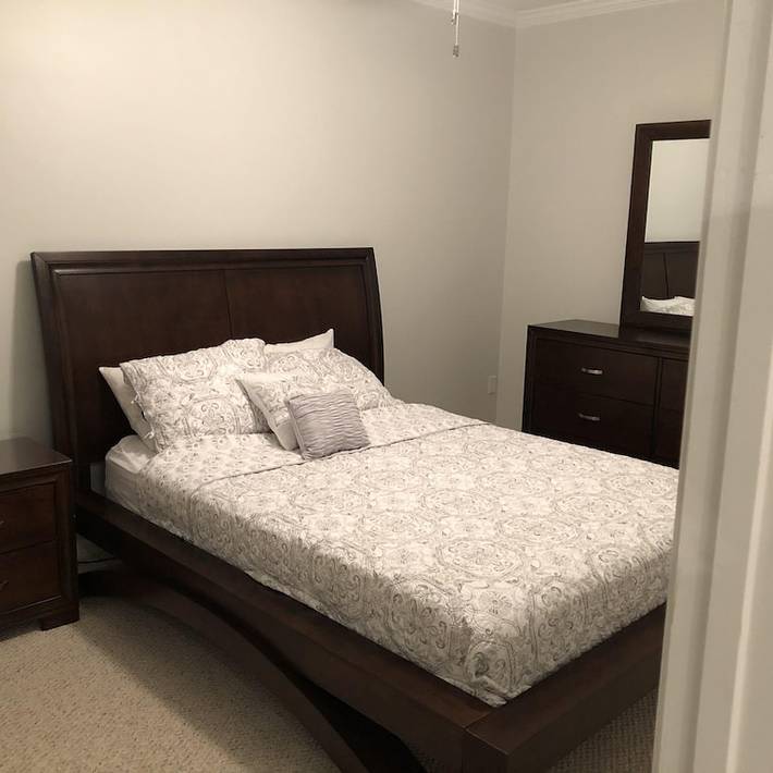 Vacation rental for 12 people, with yard in Lake Gaston