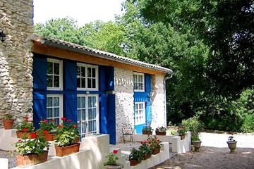 Gîte pour 8 personnes, avec jardin ainsi que terrasse et piscine à Cenne-Monestiés