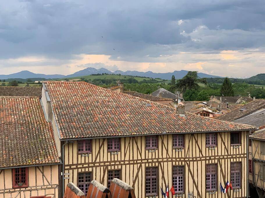Appartement entier, Three-Bedroom Apartment in Mirepoix, Ariège