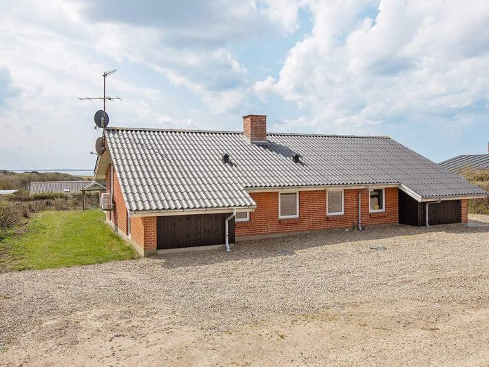 Ferienhaus für 12 Personen, mit Terrasse und Pool sowie Sauna in Kærgården