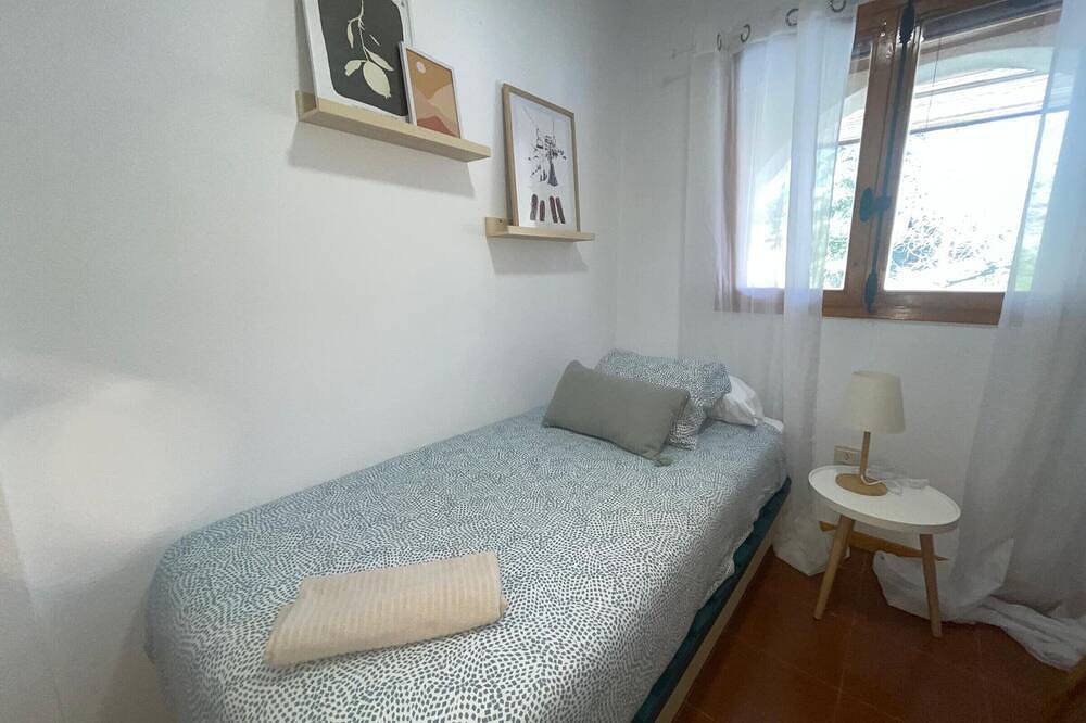Entire apartment, Apartamento Callau in Jaca, Spanish Pyrenees