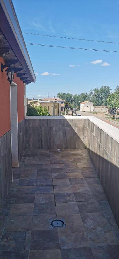 Casa rural para 3 personas, con vistas además de jardín y piscina, Se admiten mascotas en Castilla y León - 4