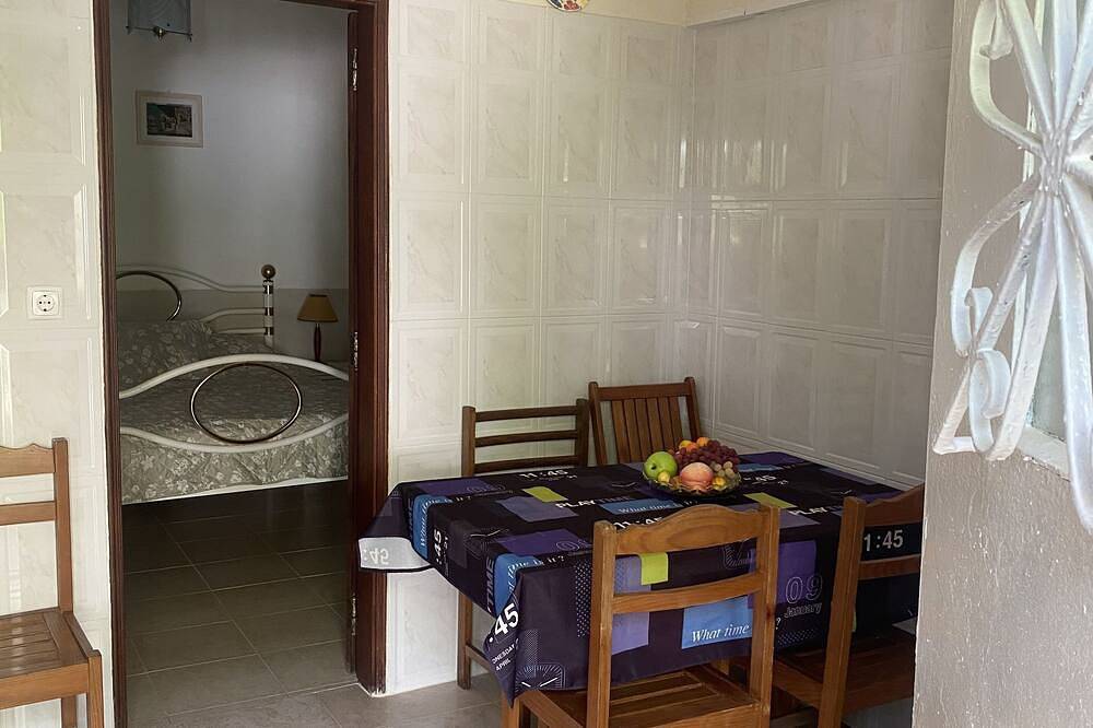 Ground Floor Pavilion in Aroeira, Charneca de Caparica e Sobreda