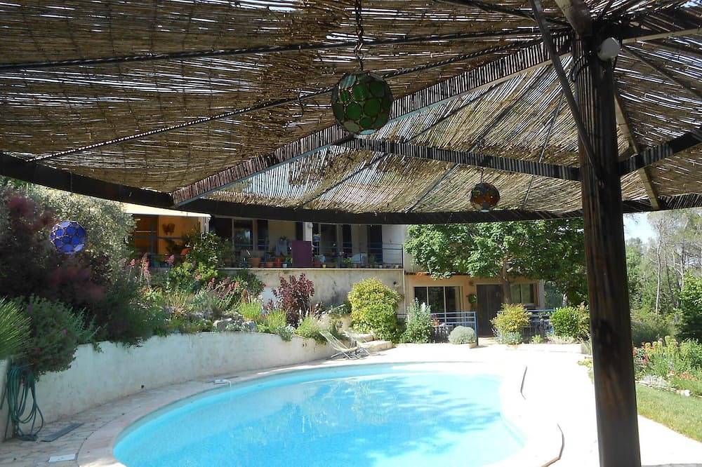 Unabhängige wohnung in einer villa auf einem großen waldgrundstück 10 minuten von aix entfernt in Fuveau, Aix-en-Provence und Umgebung