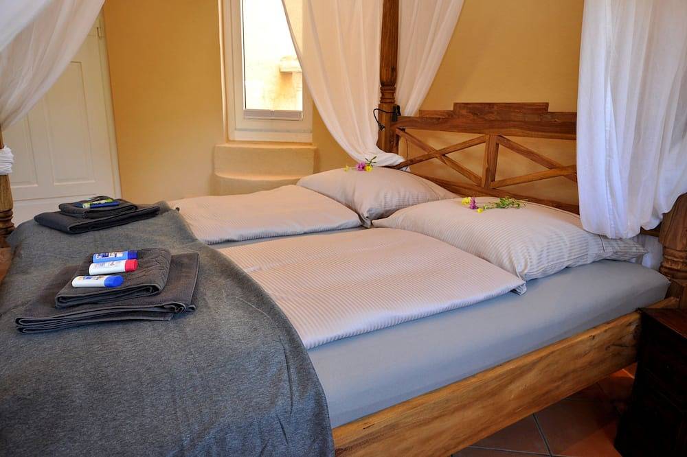 Villa Castillo Calma, Top-Zustand mit großem Pool + toller Gartenanlage in Costa de la Calma, Calvià