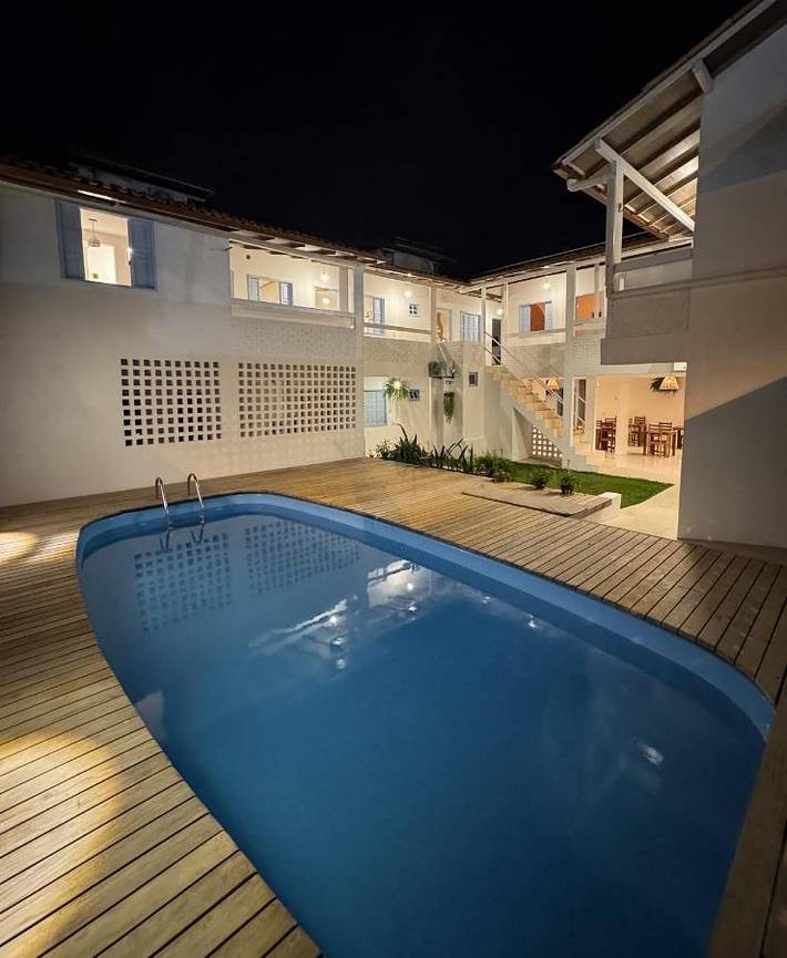 Alojamiento y desayuno para 4 personas, con jardín y piscina - 1