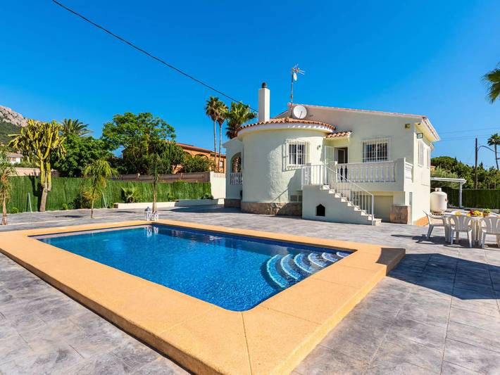 Chalet para 6 personas, con terraza, Se admiten mascotas en Benicolada
