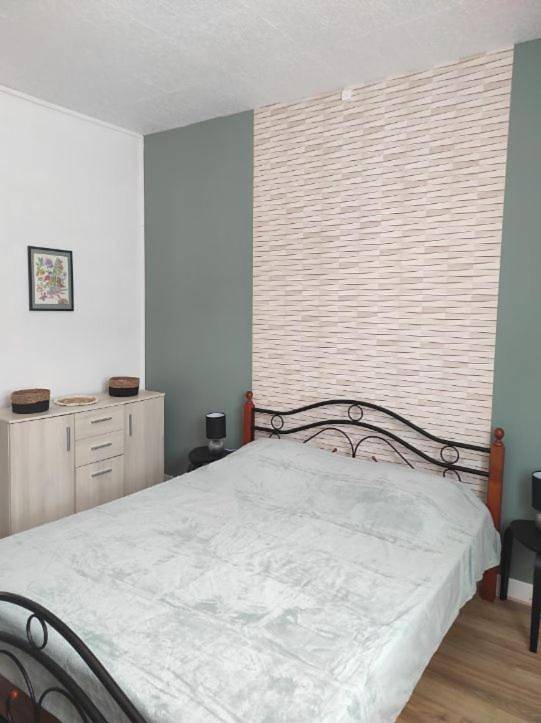 Gîte pour 4 personnes, avec jardin à Orcival (Puy-de-Dôme) - 4