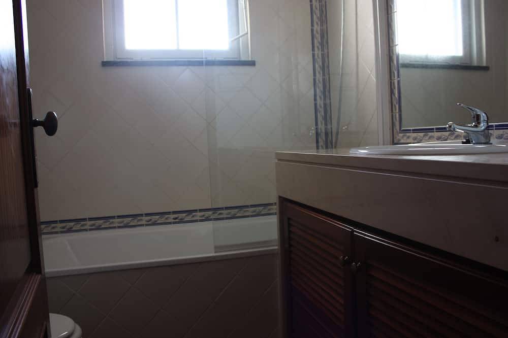 Ganze Wohnung, Apartment mit Gemeinschaftspool, Landschaftsgärten, Wi-Fi in Amoreira, Leiria District