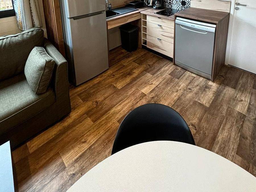 Camping Domaine de Sainte Montaine - Chalet 4 personnes - Origan Pmr - 26.5 m² - 2 chambres in Sainte-Montaine, Sologne