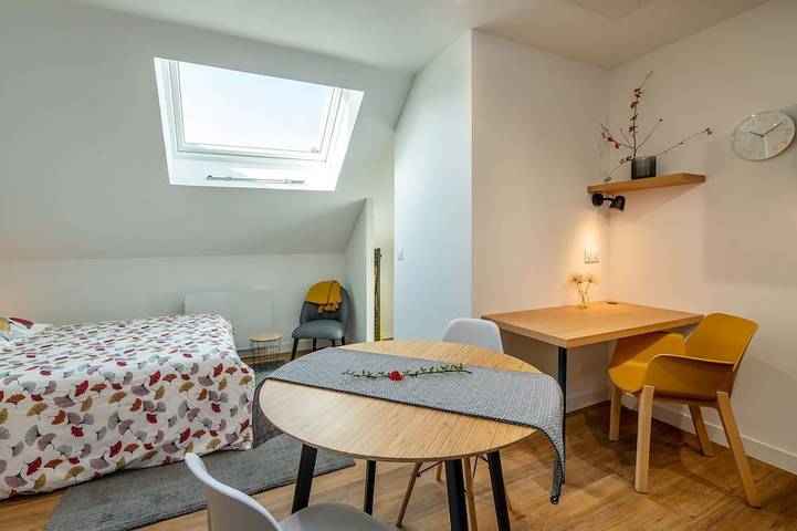 Ganze Wohnung, Studio D, in the center of town, cosy and warm. in La Roche-sur-Yon, Loire-Tal