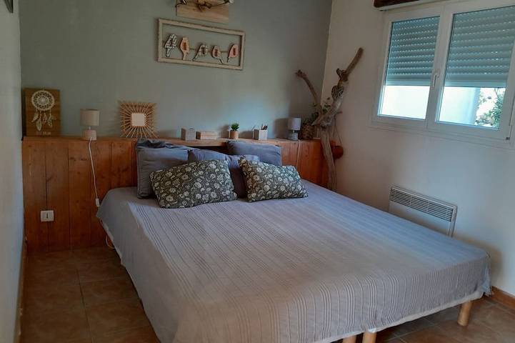 Location de vacances pour 4 personnes, avec terrasse ainsi que jardin et piscine à Réauville - 3