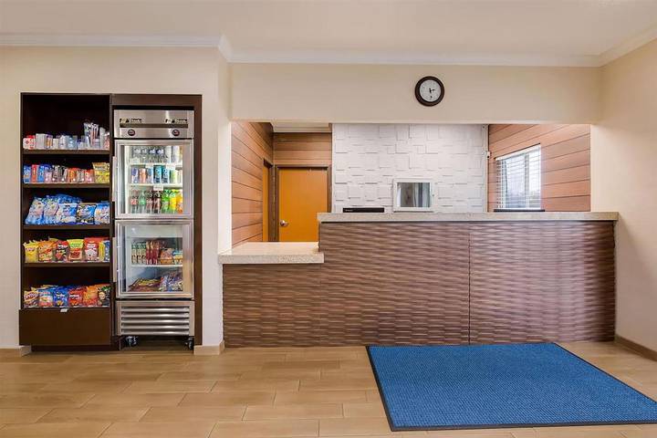 Hôtel pour 2 personnes, avec piscine, animaux acceptés à Minot