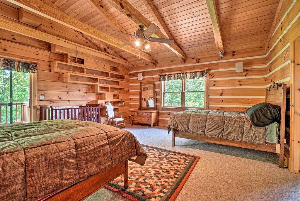 Custom Cabin w/ 12 Acres on Dale Hollow Lake! in Dale Hollow Lake