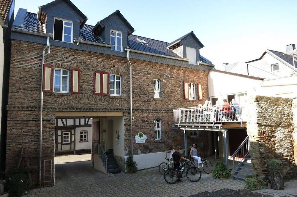 Ganze Wohnung, Gästehaus \" Auszeit \" Burgschwalbach Ferienwohnung Burgblick 1 in Burgschwalbach (Rheinland-Pfalz), Lahn-Taunus