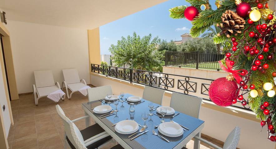 Vakantieappartement voor 6 personen, with Terras and Tuin as well as Zwembad in Guardamar del Segura