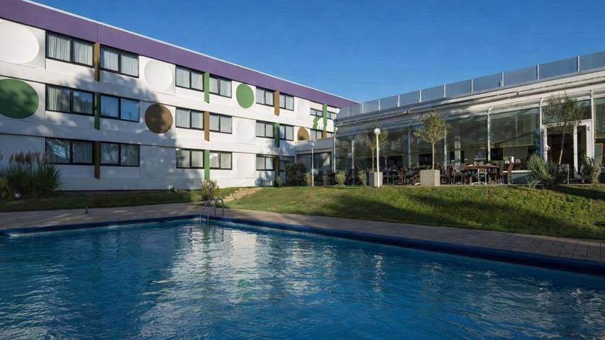 Ferienwohnung für 3 Personen, mit Pool und Garten in Saarbrücken