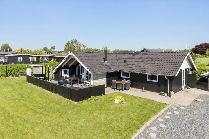 Ferienhaus für 7 Personen, mit Terrasse und Garten - 1