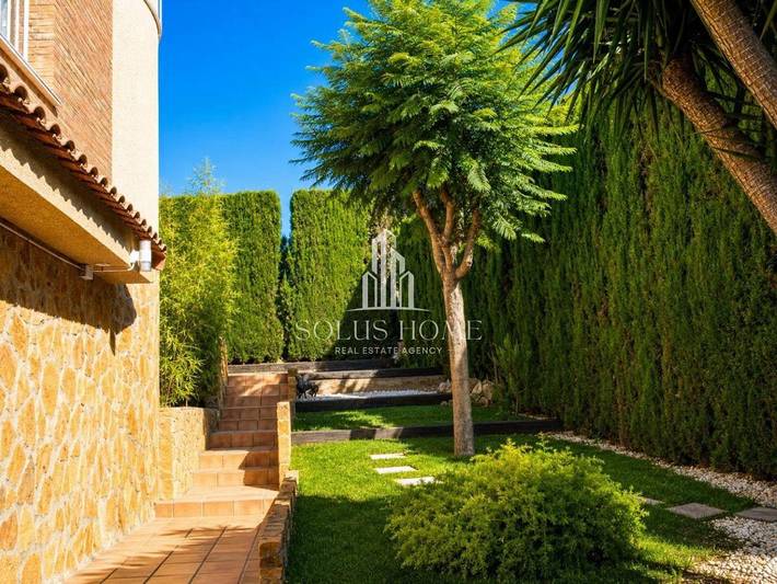 Casa rural para 8 personas, con Balcón y Terraza además de Jardín y Piscina en Chiva - 2